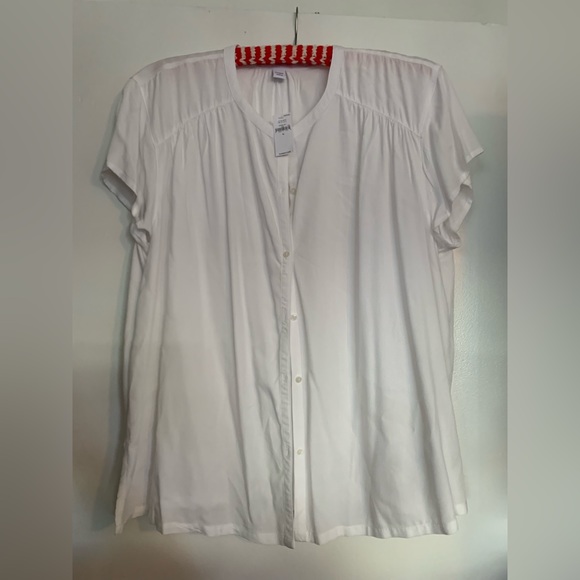 Old Navy Tops - Old navy blouse NWT